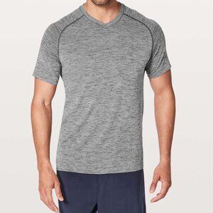 Lululemon • Metal Vent Tech Short Sleeve V-Neck Slate Light Gray White Shirt • L